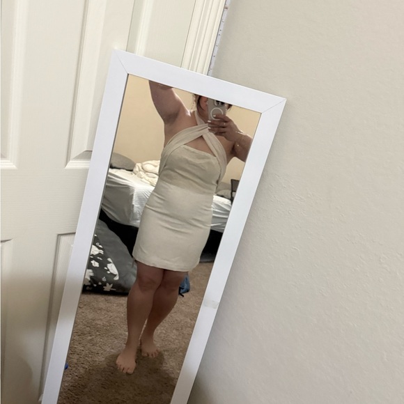 Elegant Cream One-Shoulder Dress commense medium - Picture 2 of 2